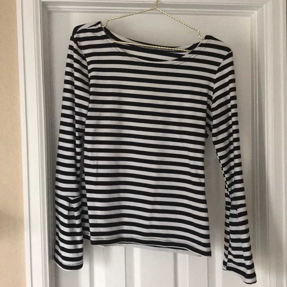 Goodnight Macaroon top w/ flared sleeves